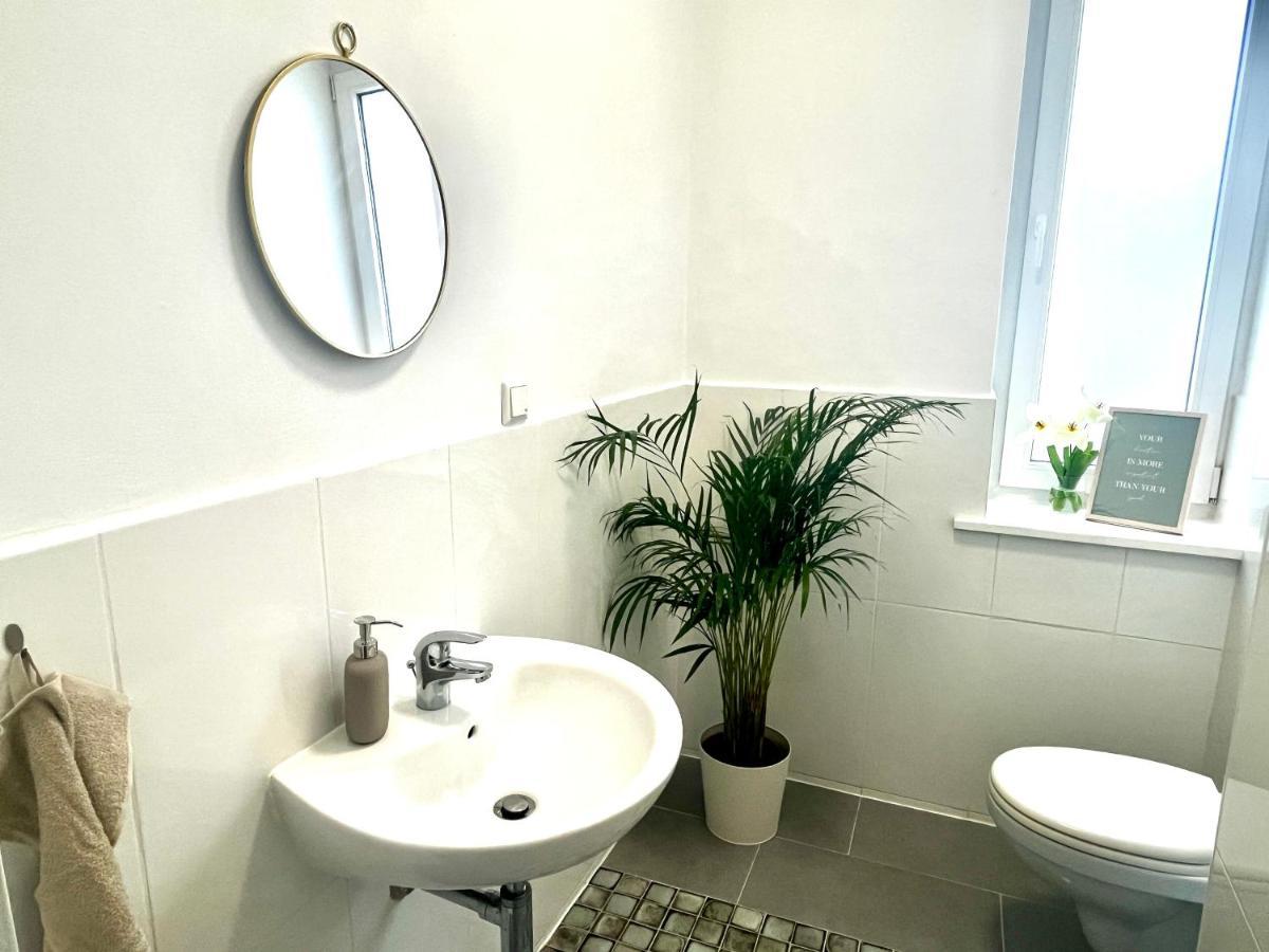 Design Apartment - Parking - Kingsize-Bett - 2X Bad - Zentrum Hannover Esterno foto