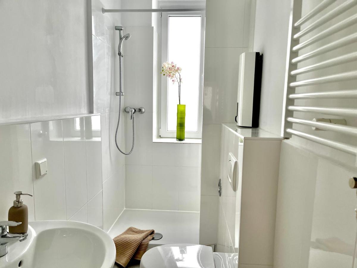 Design Apartment - Parking - Kingsize-Bett - 2X Bad - Zentrum Hannover Esterno foto